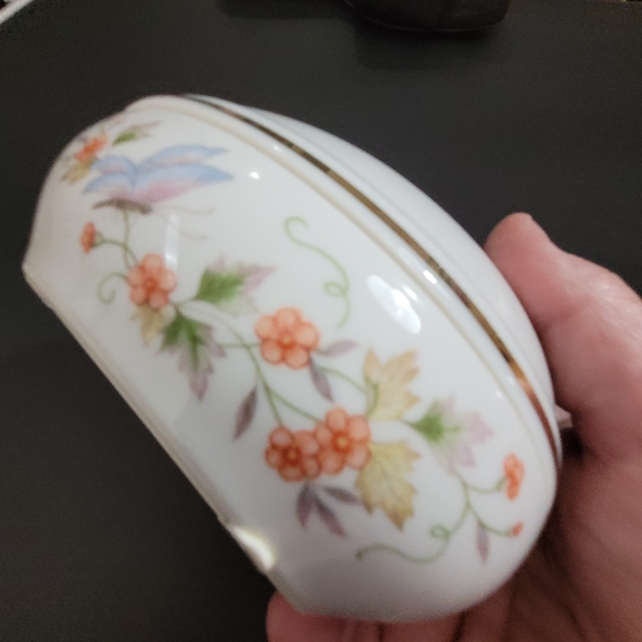 *2A 1979 Avon porclain egg trinket box  22K gold trim vintage  butterfly … - Picture 6 of 11